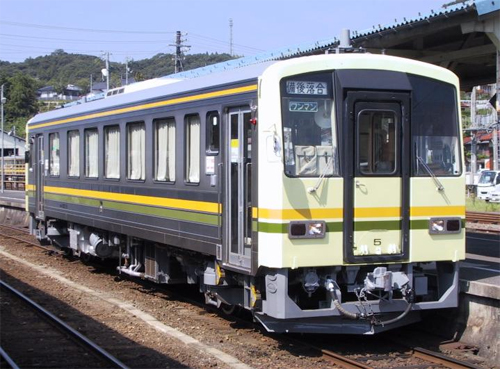 JR西日本キハ120形気動車